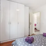 Διαμέρισμα Lovely In With Wifi